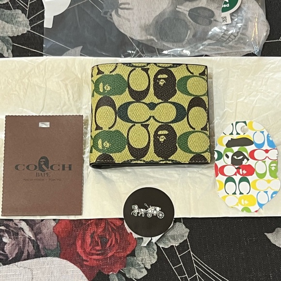 NWT COACH x BAPE SIGNATURE CANVAS W/APE HEAD BLACK COPPER/CAMO COIN MENS WALLET - Picture 2 of 16